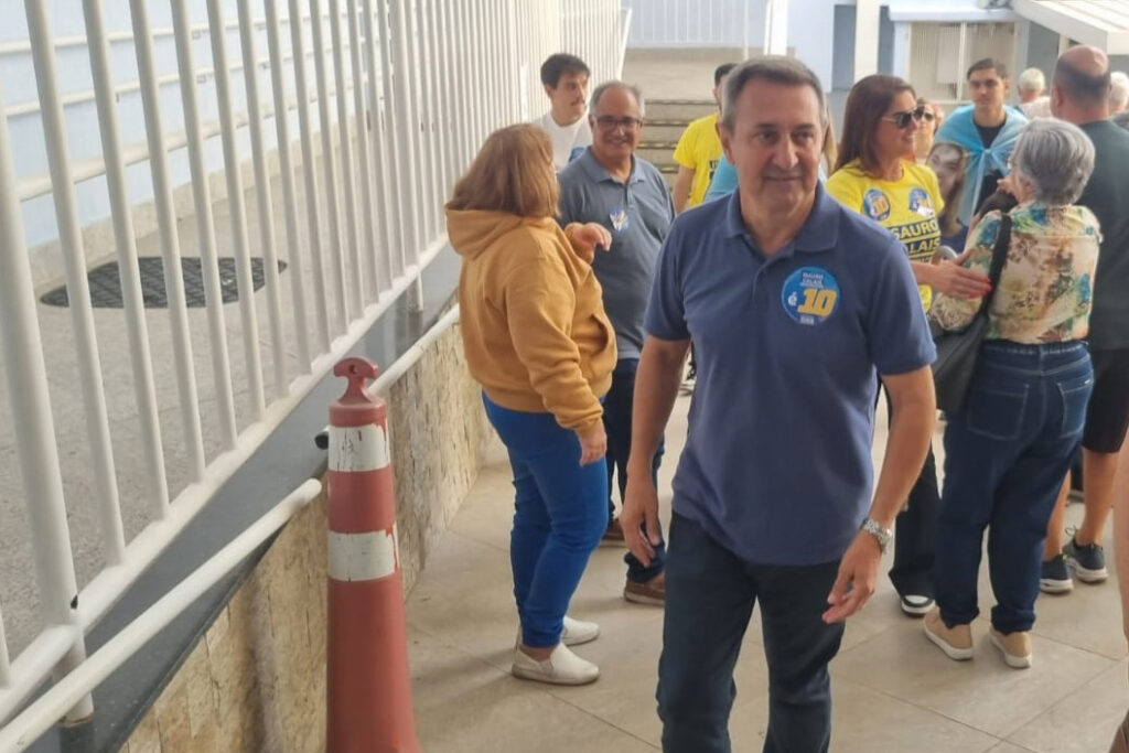 Ao votar, Isauro Calais critica distribuição de recursos do fundo eleitoral 2 isauro horizontal