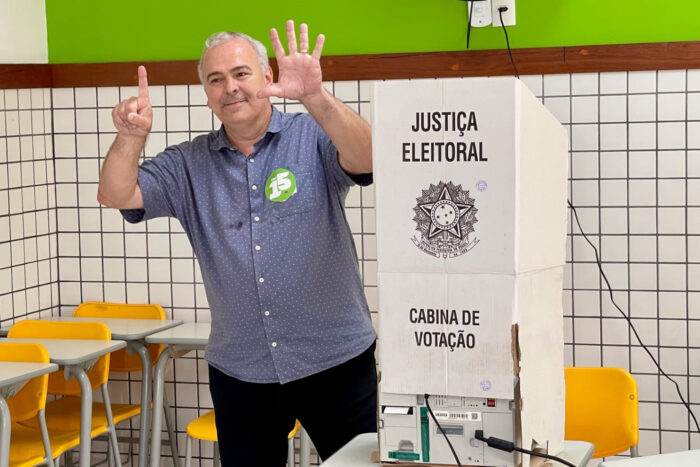 Júlio Delgado é o último candidato à prefeitura a votar nas eleições municipais de Juiz de Fora 1 julio votando