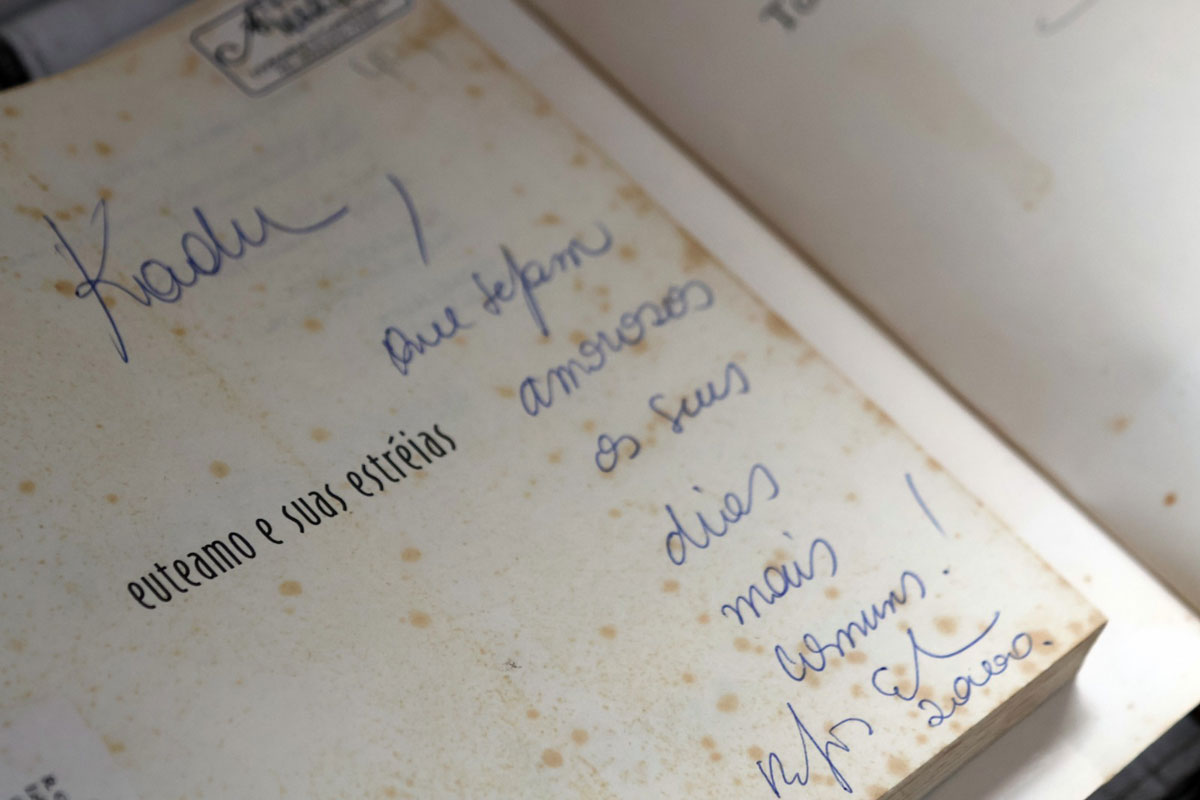 Dia Nacional do Livro: dedicatórias ajudam a contar histórias e marcas dão vida às obras 6 dedicatoria