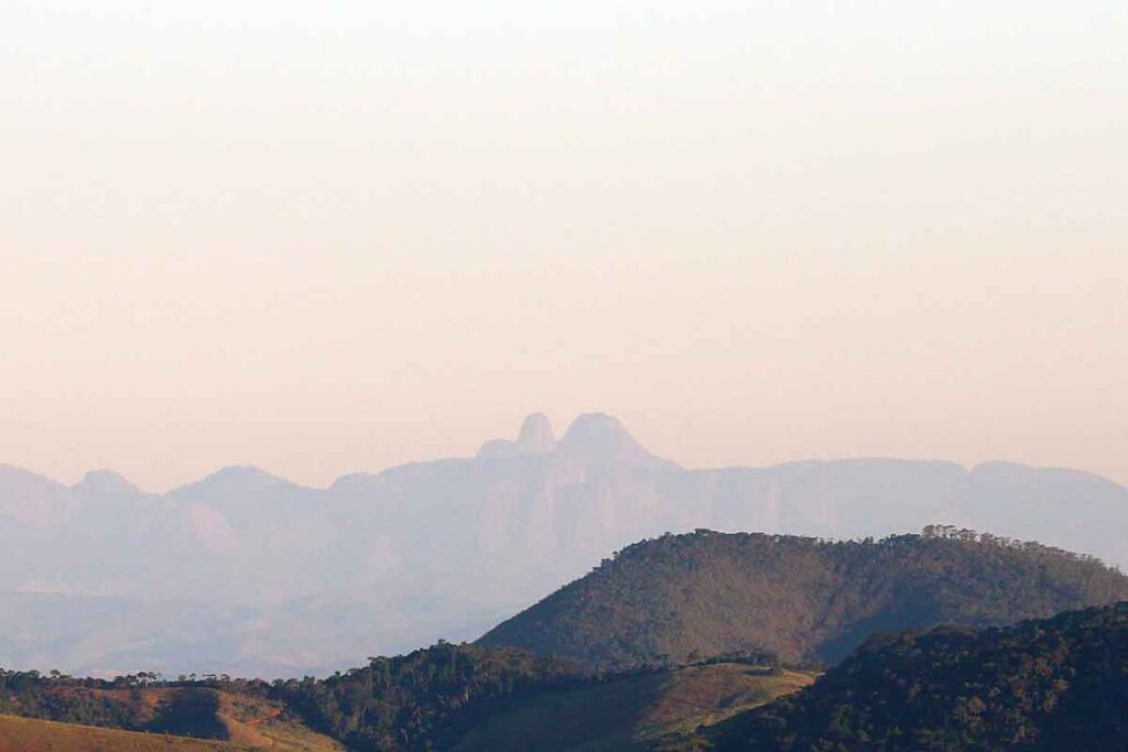 Conheça quais os picos que podem ser vistos de Juiz de Fora 8 maria comprida vista do santo antonio jf leonardo costa