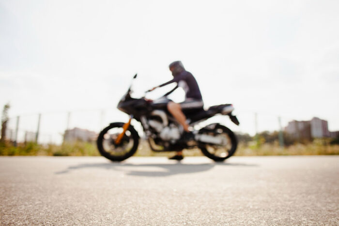 Justiça nega indenização a trabalhador que se acidentou ao estacionar moto 1 Empresa é absolvida de indenizar trabalhador que se acidentou ao estacionar moto