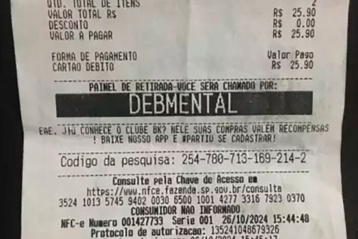 Funcionária do Burger King é demitida após identificar cliente como 'debmental' 1 nota burger king by reproducao redes