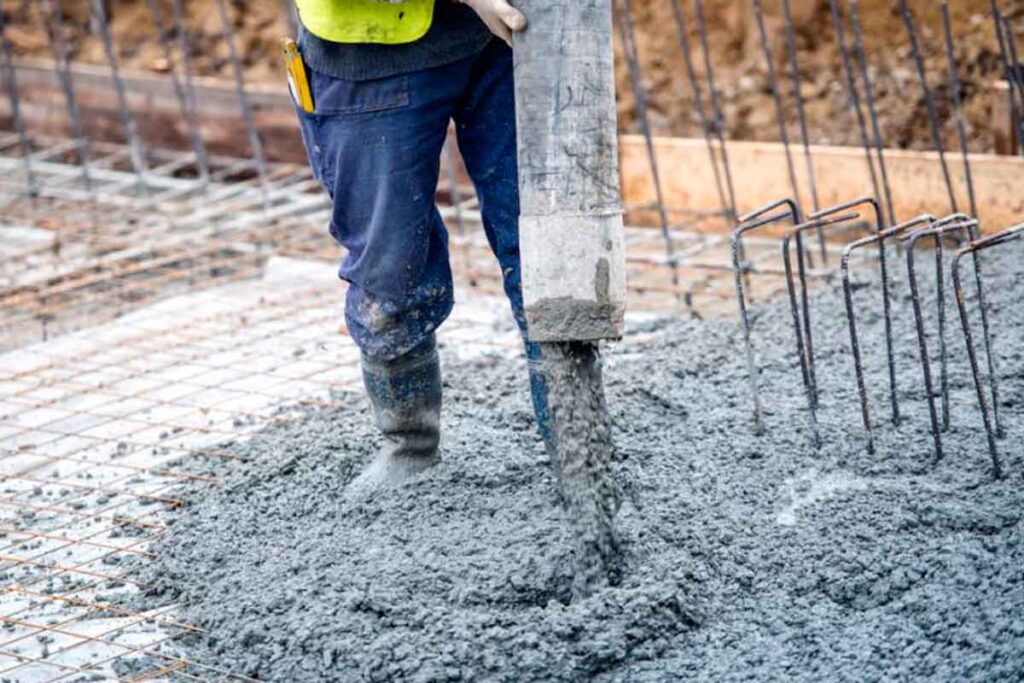 Concurso em Divinópolis abre 27 vagas para Empresa Municipal de Obras Públicas 1 Vereadora propõe escala 4x3 para terceirizados da Prefeitura