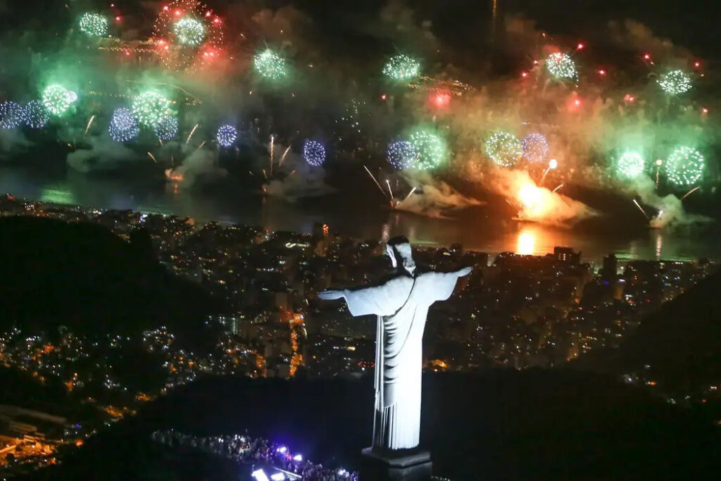Réveillon: Rio anuncia shows de Caetano, Bethânia, Anitta e Ivete 1 réveillon rio de janeiro
