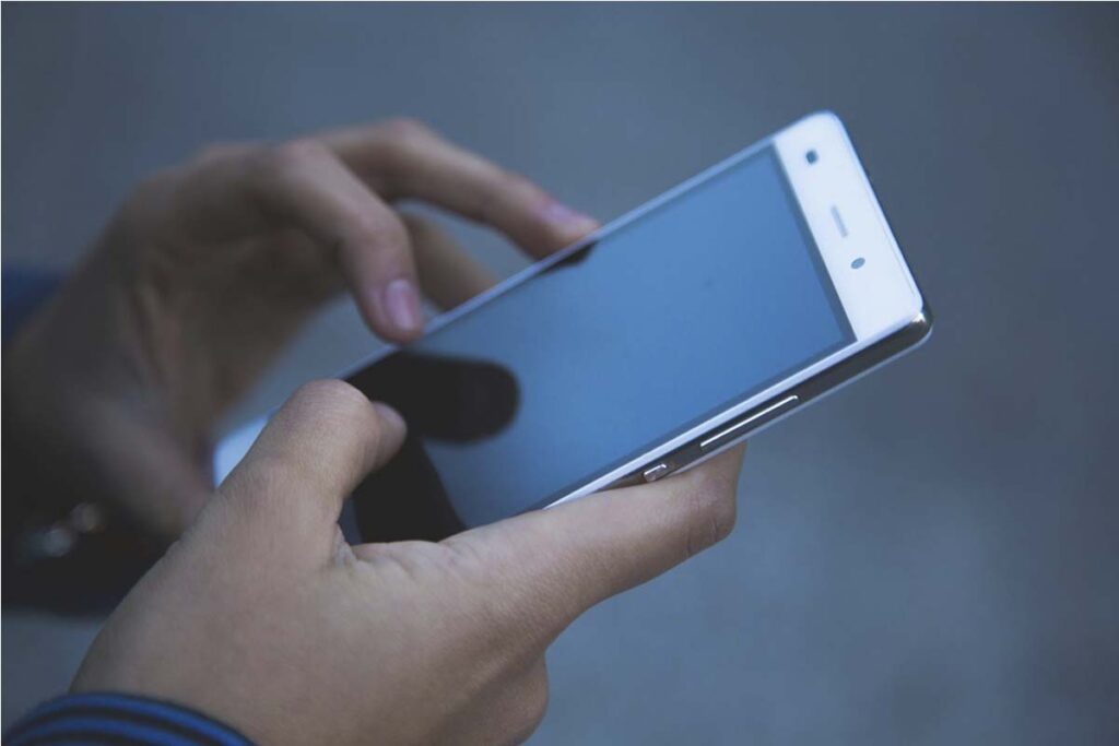 Homem trans deve ser indenizado em R$ 6 mil por operadora de celular 1 transgênero deve receber indenizaçãp de R$ 6 mil