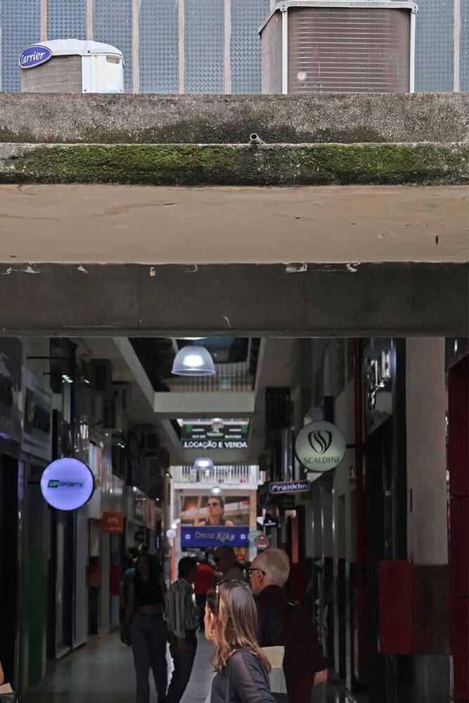 Falta de manutenção em marquises representa risco à população em várias áreas do Centro de Juiz de Fora 3 00 MARQUISE SAO JOAO FOTO LEONARDO COSTA