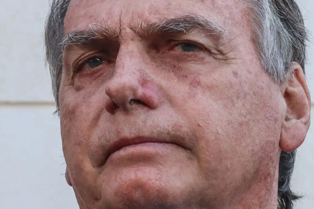 Moraes mantém prisão domiciliar de Bolsonaro e nega pedido da defesa 1 Bolsonaro