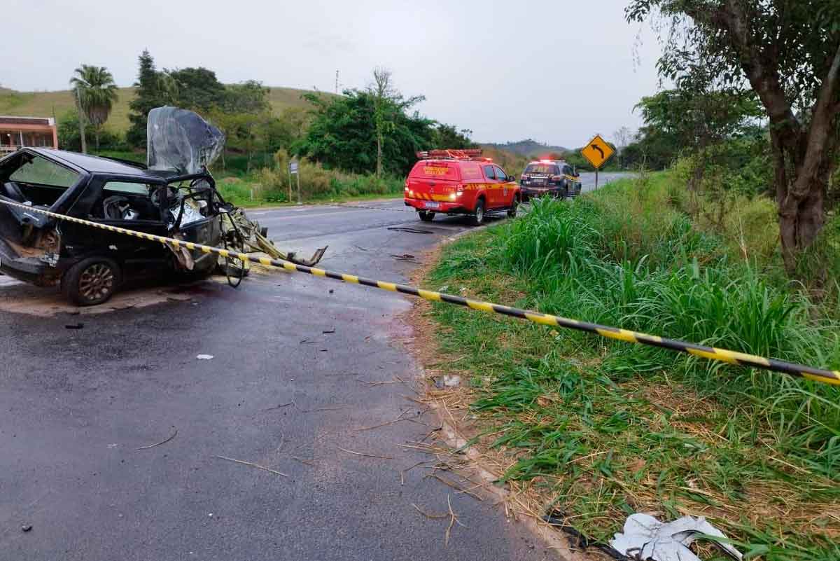 Colisão na BR-267 deixa uma idosa morta e seis pessoas feridas 1 BR 267 Lima Duarte acidente com vitima fatal foto bombeiros 2