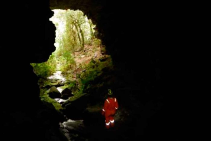 Projeto Ibititur: pesquisa de mais de 2 anos descobre 28 cavernas em Ibitipoca 