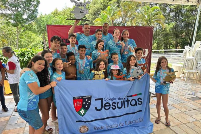 Equipe de natação do Colégio dos Jesuítas fica em segundo lugar na Copa Minas Gerais 1 Jesuitas.jpg. Divulgacao