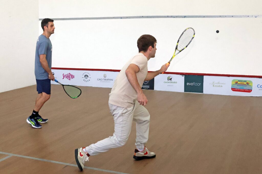 Presente nos Jogos Olímpicos de 2028, squash pode ser praticado em JF 3 Squash 3. Leonardo Costa