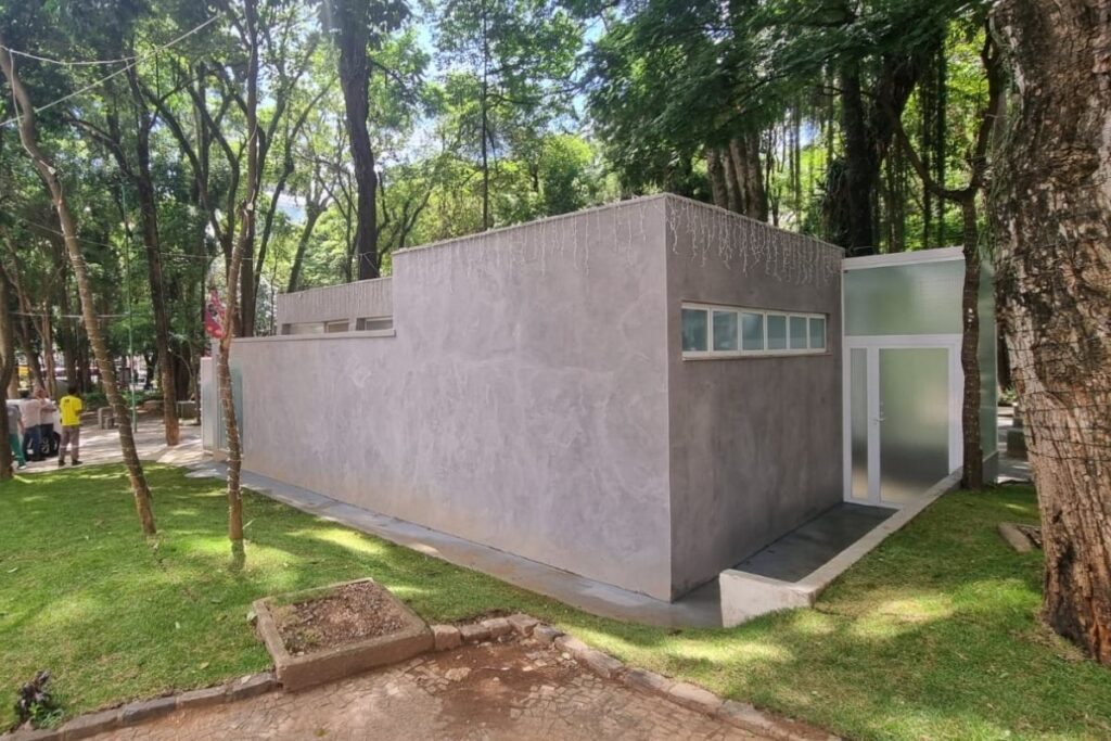 Banheiros públicos do Parque Halfeld começam a funcionar nesta terça 1 banheiros