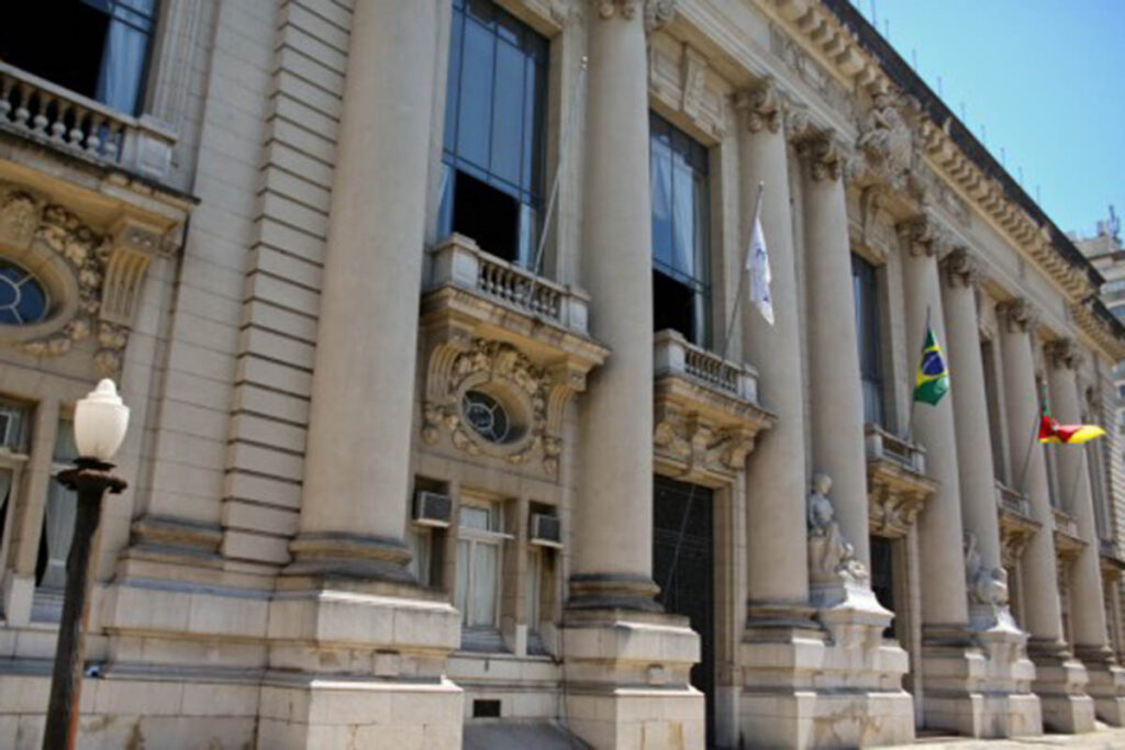 Governo do Rio Grande do Sul oferece salários de até R$ 10 mil 1 Governo do Rio Grande do Sul oferece salários de até R$ 10 mil