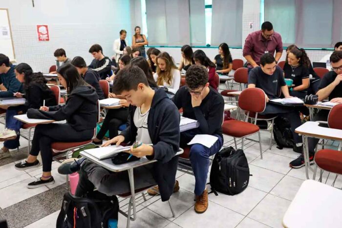 “Coerente, importante e atual”: temas sociais no Enem marcam primeiro dia de prova 1 enem jose cruz agencia brasil