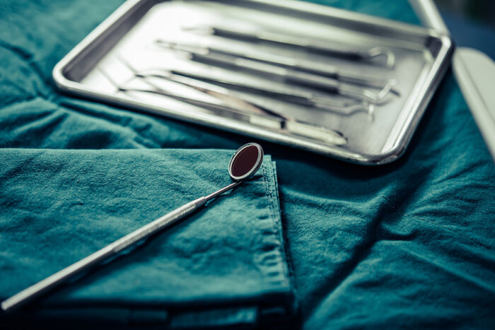 Justiça nega pedido de dentista para uso exclusivo de marca com nome genérico 1 equipamentos dentista by freepik