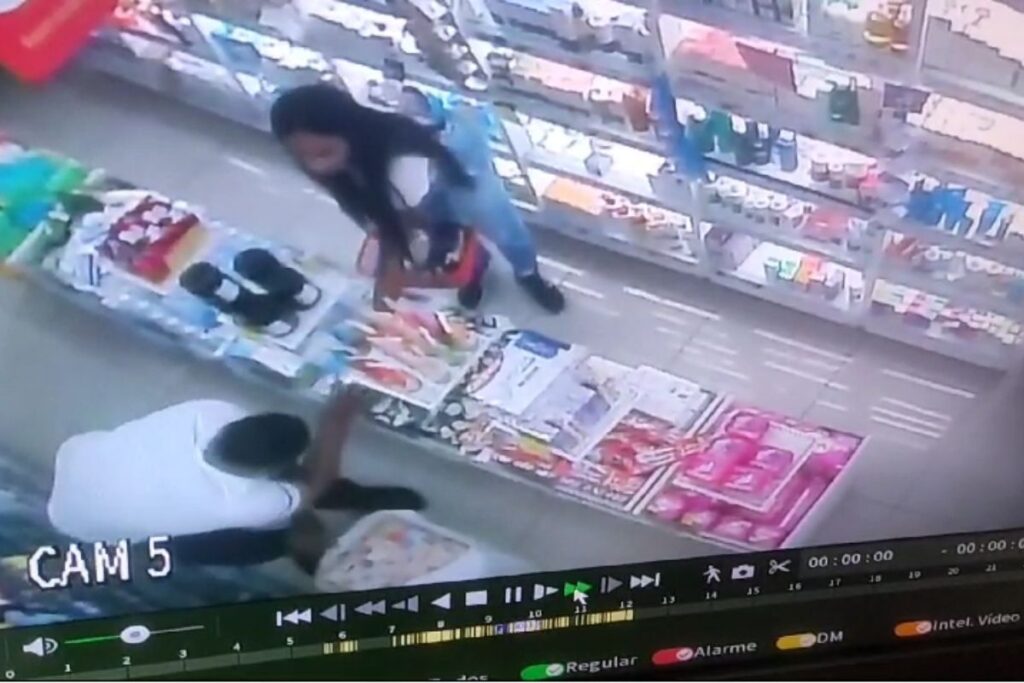 Homem é preso após furtar farmácia usando embalagem de presente para disfarçar 1 farmacia furto reproducao pm