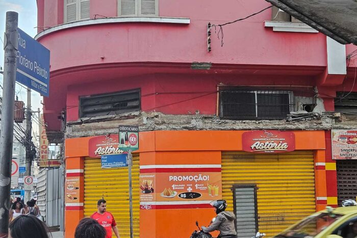 Parte restante de marquise que desabou no Centro é totalmente demolida 1 marquiseflorianopeixoto