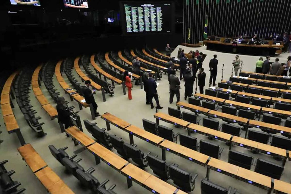 Castração química: Câmara aprova projeto que prevê medida para condenados por pedofilia 1 Castração química: Câmara aprova projeto que prevê medida para condenados por pedofilia condomínio confilito adultização