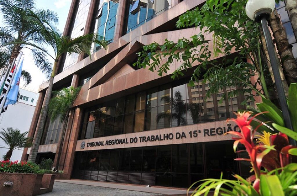 Justiça nega indenização a trabalhadora que tropeçou em degrau de empresa 1 Empresas de mergulho e de energia elétrica são condenadas a indenizar trabalhador até completar 76 anos