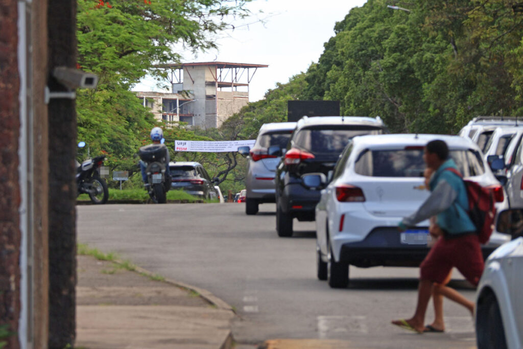 Alterações no trânsito no campus seguem neste domingo em função do Pism 1 Pism 2026: confira as mudanças no transporte público e no acesso à UFJF nos dias das provas