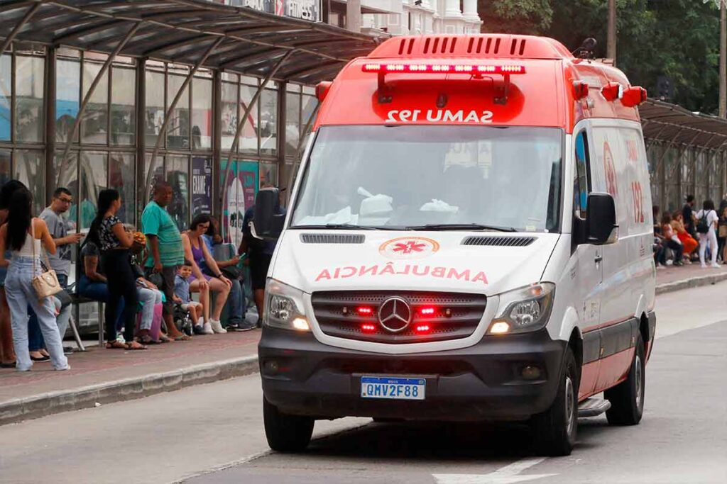 Idosa de 84 anos é atropelada por ônibus na Avenida Getúlio Vargas 1 Mulher