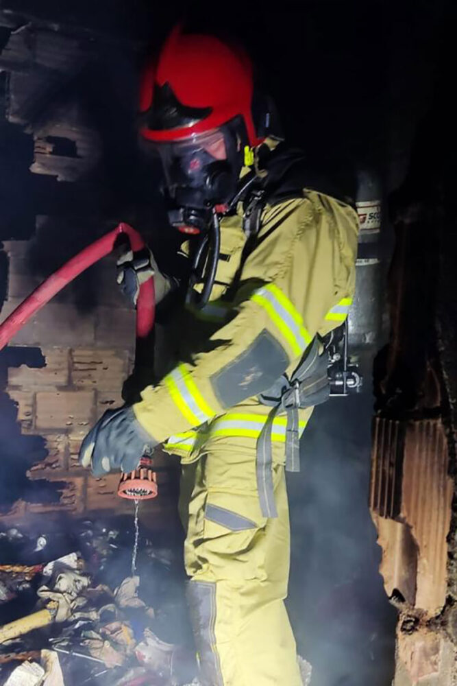 Incêndio atinge casa na Região Sudeste 1 incendioparqueserraverde divulcacaobombeiro2
