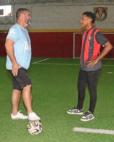 Com talento e maturidade, juiz-forano de 16 anos se destaca no Vitória 2 luiz gustavo4 by leo INTERNA2