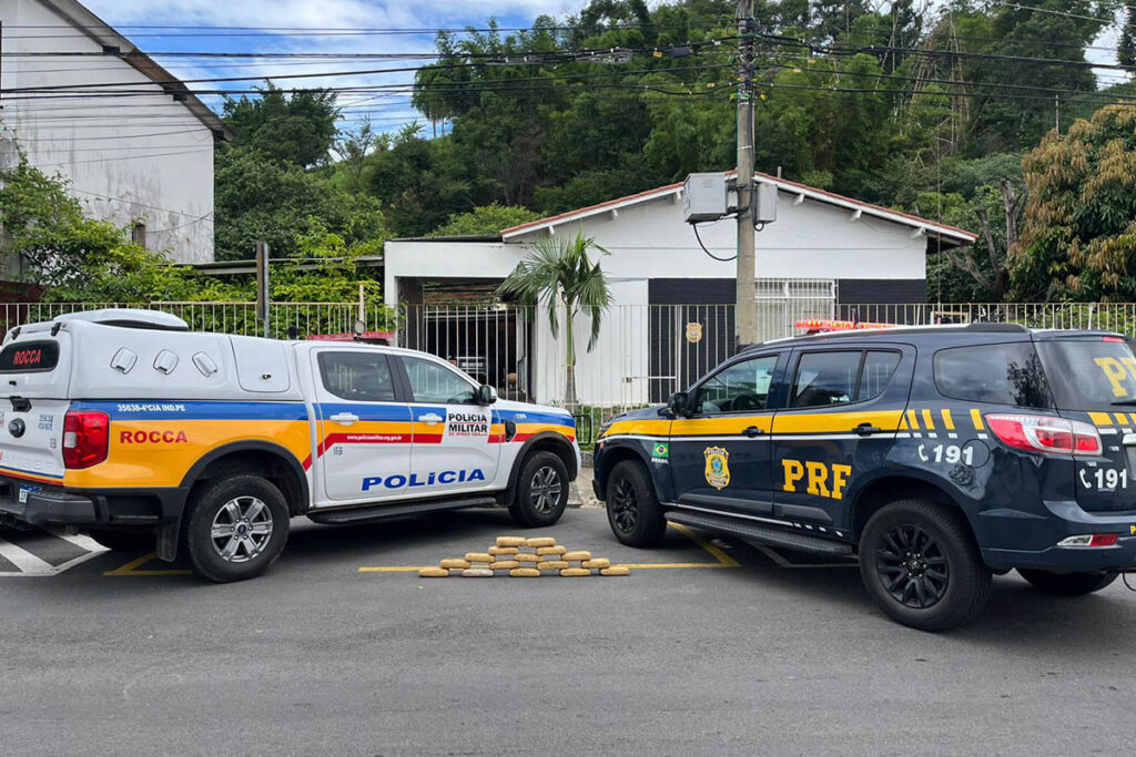 Homem é preso suspeito de esconder maconha em fundo falso de veículo 1 PRF e PMMG apreendem 16 barras de maconha em fundo falso de veículo