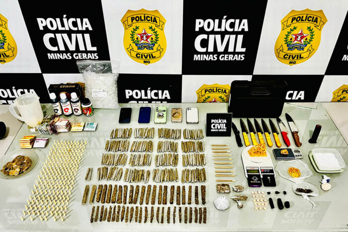 Operação prende três pessoas e encontra 'bunker' utilizado para o tráfico de drogas 1 Operação prende suspeitos de esquema de tráfico de drogas em Ubá
