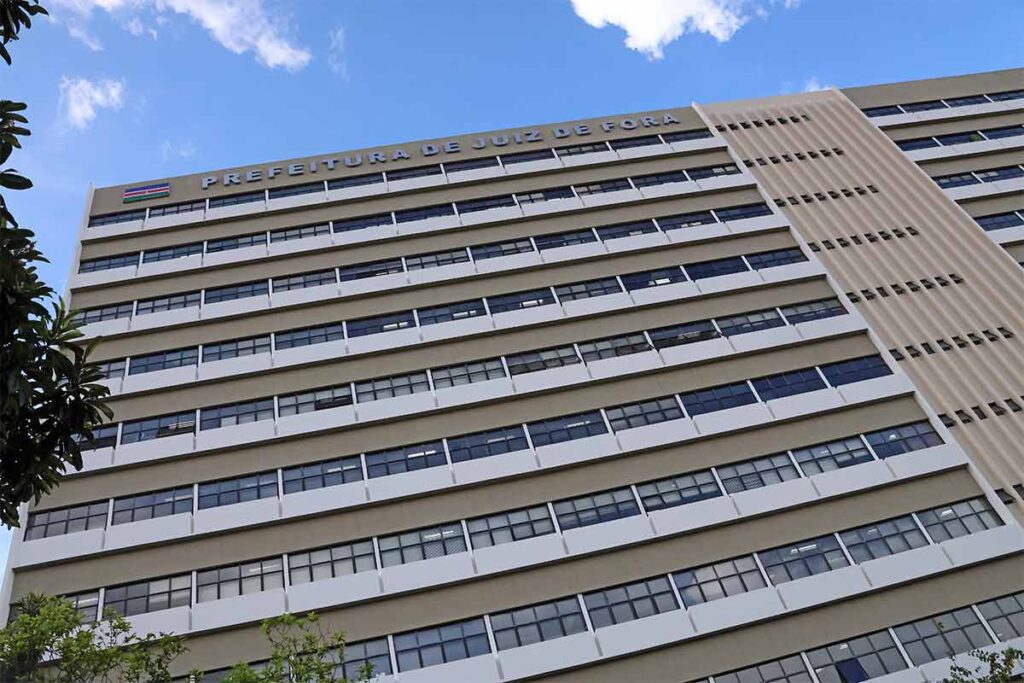 Sem ônibus gratuito e com mudanças nos serviços: veja o que funciona em Juiz de Fora nesta sexta 1 Serviços da Prefeitura de Juiz de Fora (PJF) terão alterações em função do feriado desta sexta-feira