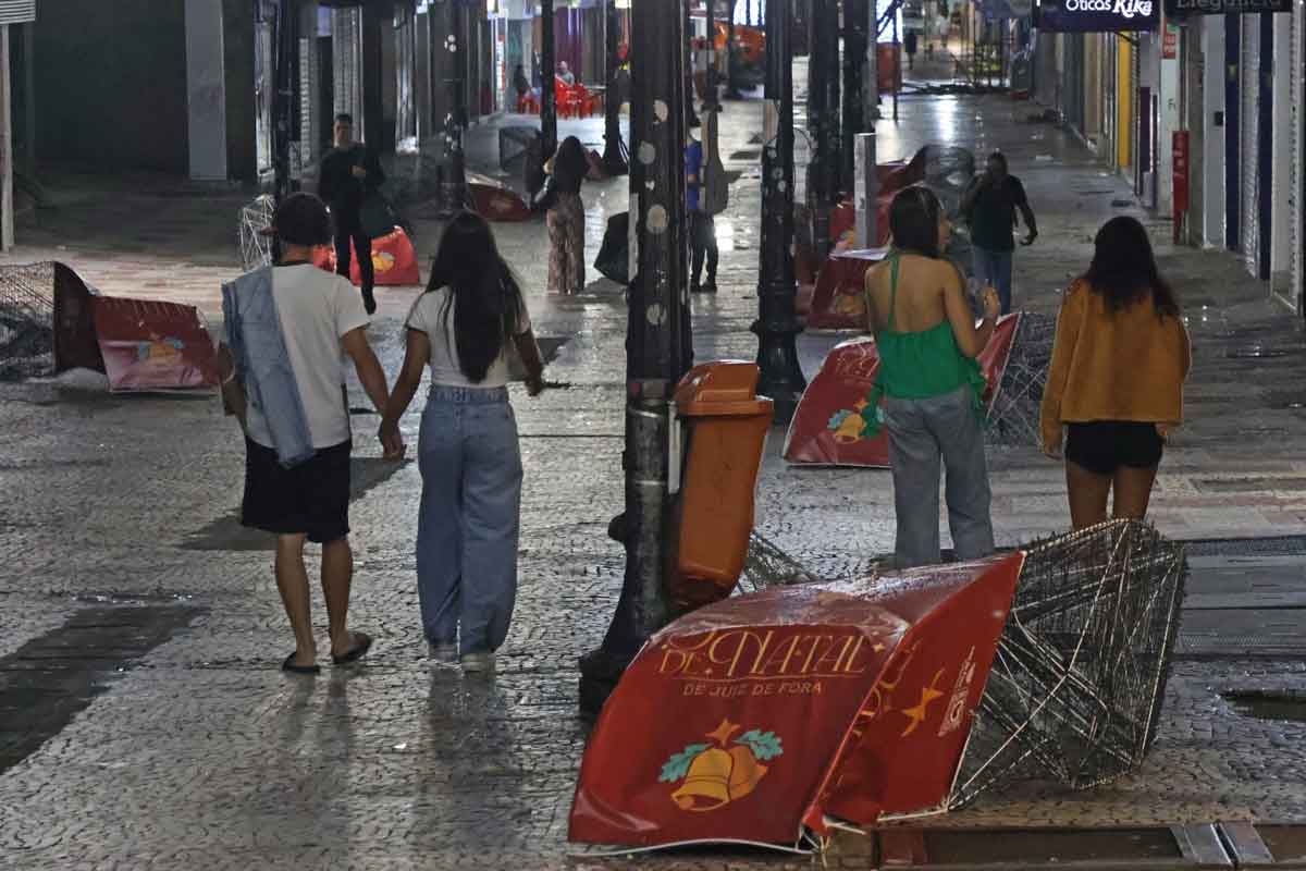 Chuvas-Rua-Halfeld-foto-Leonardo-Costa Chuvas-Rua-Halfeld-foto-Leonardo-Costa