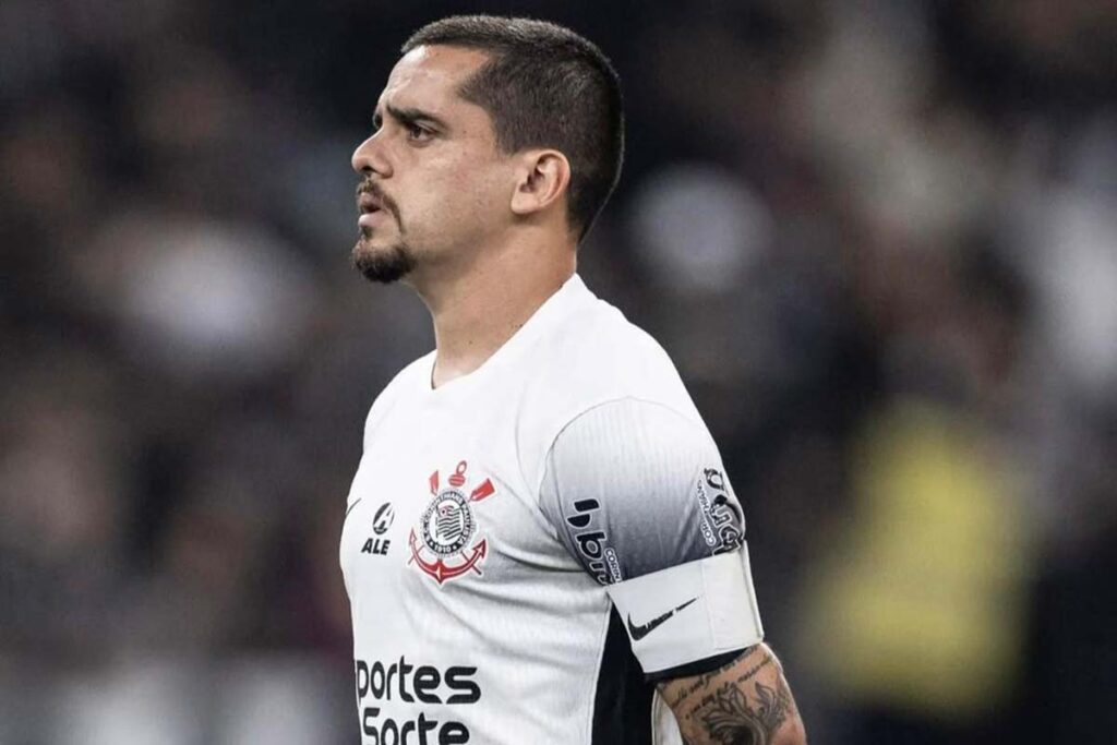 Cruzeiro mantém postura agressiva no mercado e oficializa Fagner e Eduardo 2 Fagner