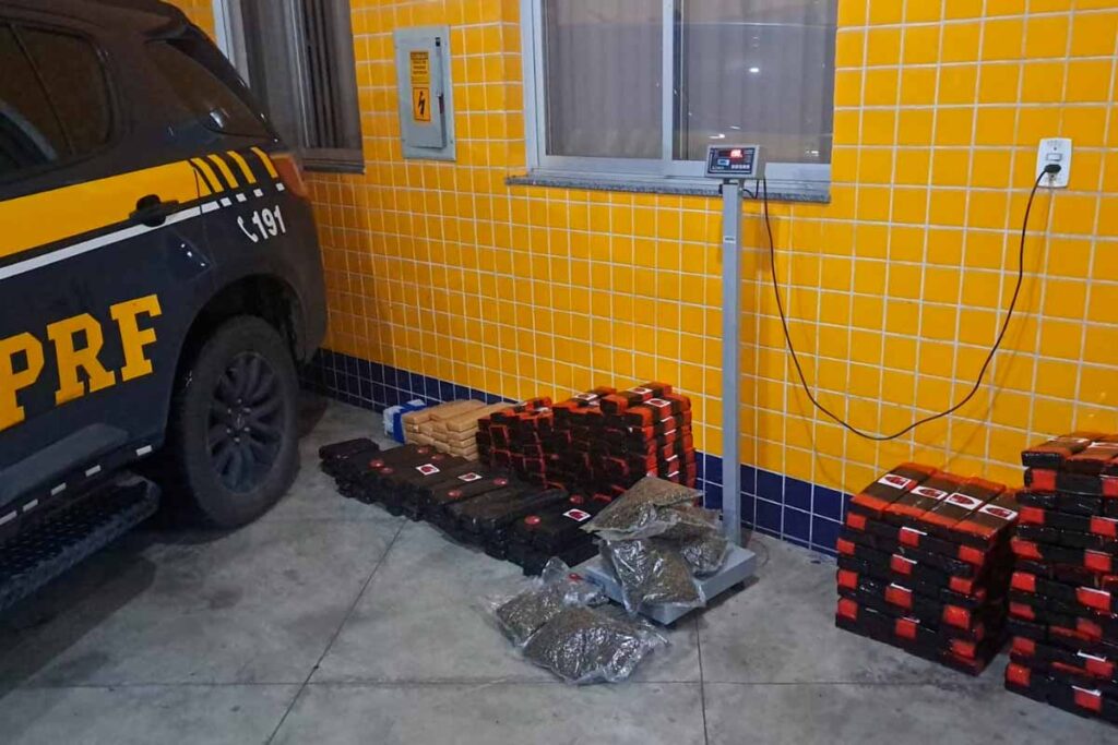 Mais de 200 quilos de maconha são apreendidos em Juiz de Fora 2 Juiz de Fora maconha apreendida foto Divulgacao PRF dest