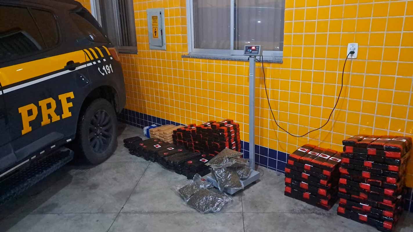 Mais de 200 quilos de maconha são apreendidos em Juiz de Fora 1 Juiz de Fora maconha apreendida foto Divulgacao PRF