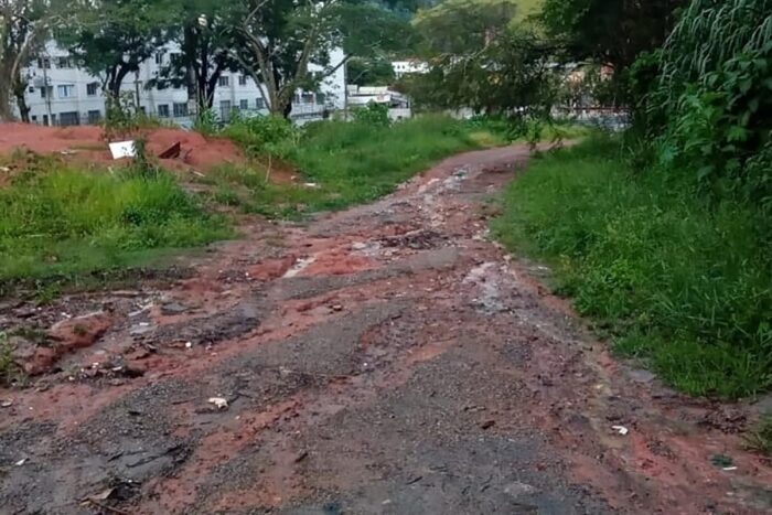 Moradora denuncia abandono do Bairro Carlos Chagas 1 VU Carlos Chagas
