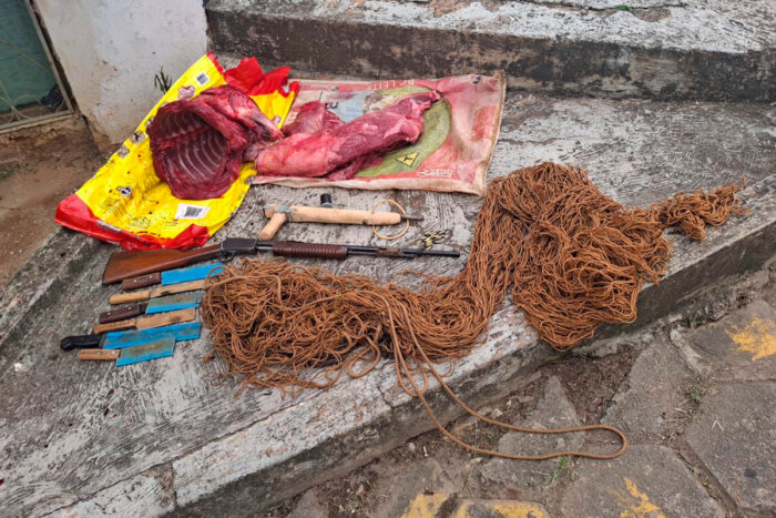 Homens são presos por caçar e matar capivara na Zona da Mata 1 capivara pirauba
