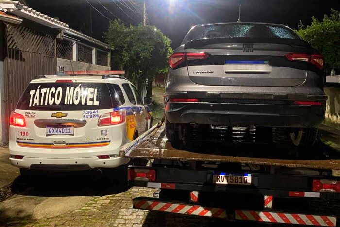 Homem é preso por posse de carro clonado em Leopoldina 1 carro clonado leopoldina pm divulgacao