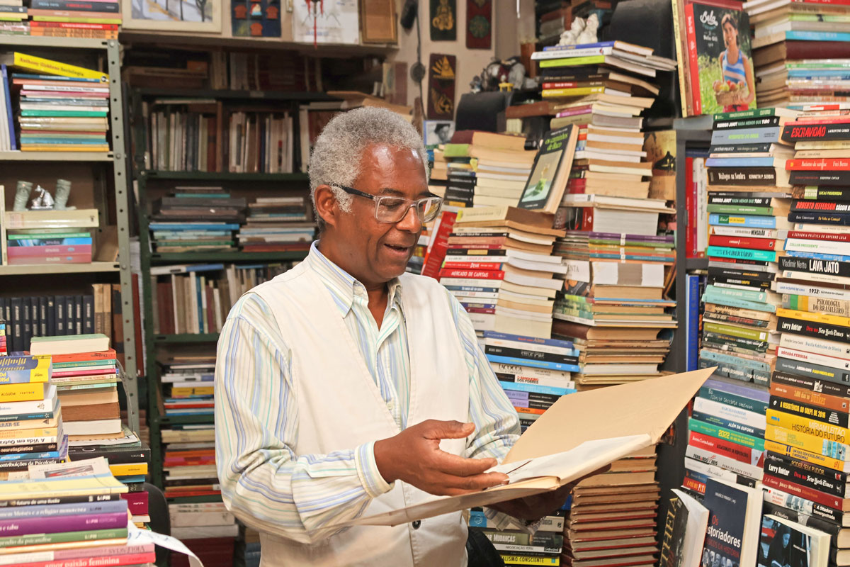 Conheça Claudio Luiz da Silva: livreiro há 45 anos e dono da Livraria e Antiquário Quarup 1 claudio quarup