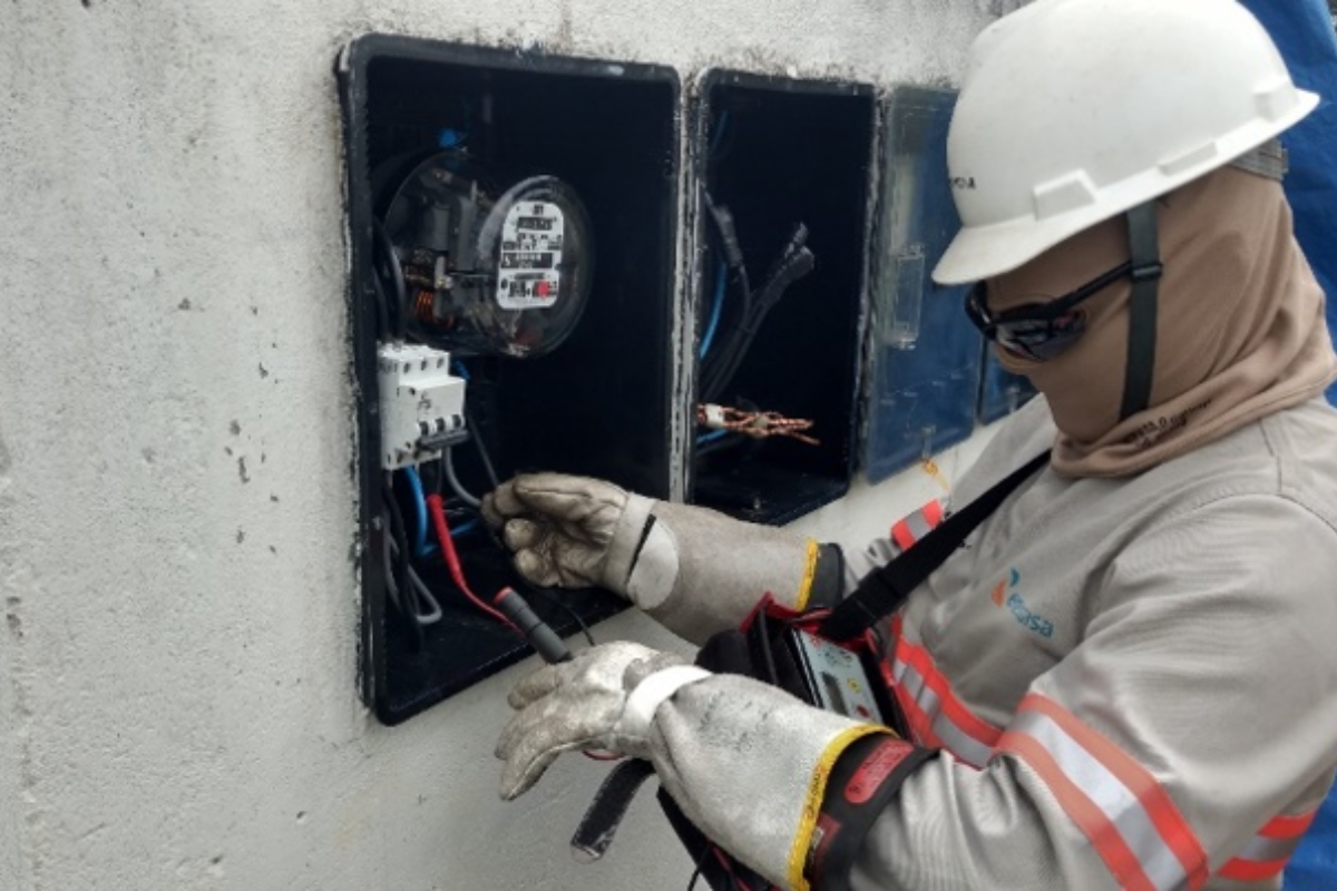 'Gato' na luz: Juiz de Fora responde por 75% das irregularidades encontradas pela Cemig na Zona da Mata 2 Inspeção gato na luz