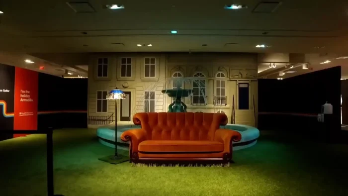 The Friends Experience: 5 motivos para não perder esse passeio ao passado 14 hero poster saopaulo.e41bd2e1