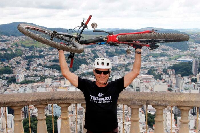 Juiz-forano de 67 anos se prepara para subir maior vulcão do mundo de bicicleta 1 juiz-forano