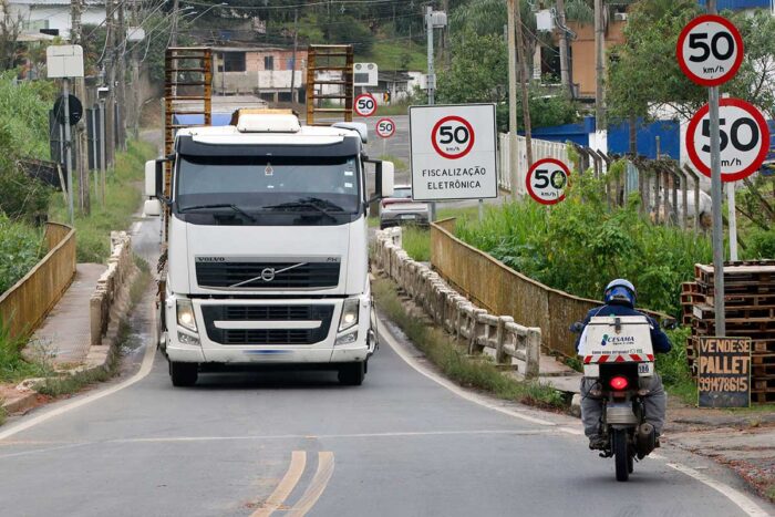 Ponte estreita no Bairro Retiro é ponto crítico da BR-267 há 3 anos 1 ponte estreita retiro foto felipe couri 1