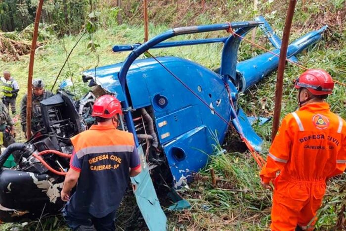 Helicóptero cai na região de Caieiras, em São Paulo; piloto e criança são resgatados com vida 1 queda helicoptero sp metropoles