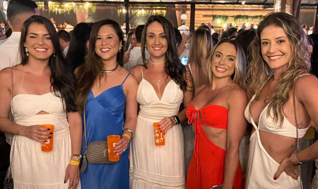 Coluna Cesar Romero – 8 janeiro de 2025 3 reveillon jotaefe Daniela Conrado 070125 Giglia com corte