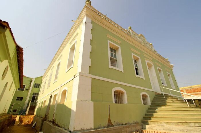 Prefeitura de Rio Novo tenta impedir leilão de imóvel da Santa Casa 1 imóvel