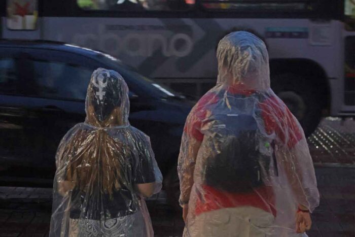 Inmet publica novo alerta de acumulado de chuva acima de 100 mm/dia para Juiz de Fora 1 Juiz de Fora registra três ocorrências causadas pela chuva desta tarde Inmet