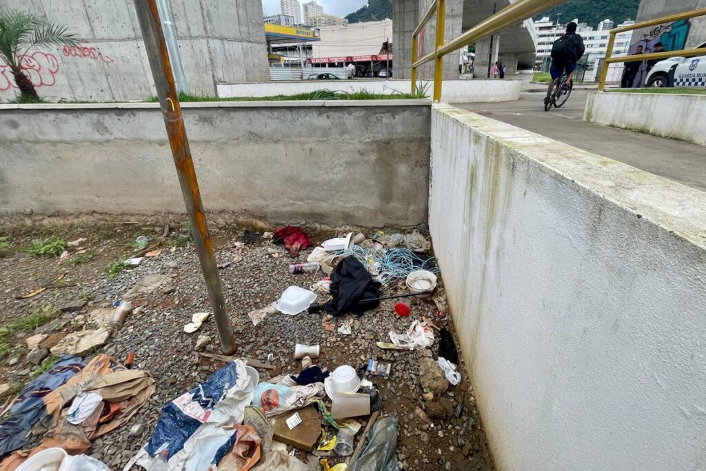 Projeto de Lei aumenta valor das multas para quem jogar lixo na rua e permite usar imagens do sistema de videomonitoramento 1 Projeto de Lei que aumenta valor das multas para quem jogar lixo na rua é aprovado