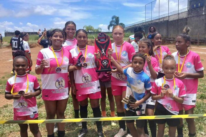 "Tirando as crianças da rua": competição de futebol na Cidade Alta premia 12 equipes 1 Batalha dos Gigantes