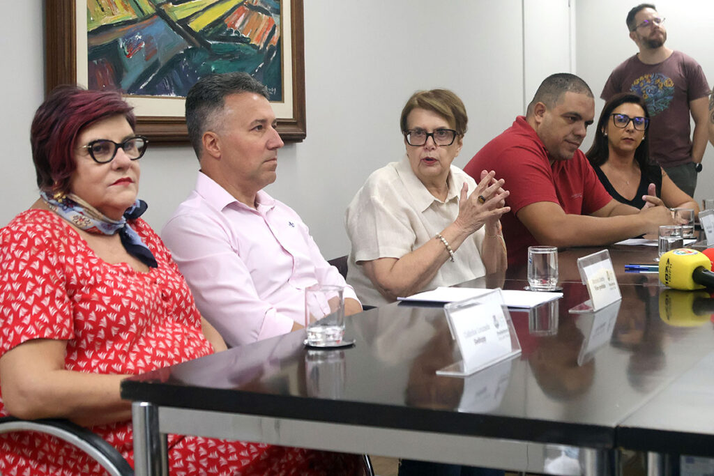 Prefeitura envia projeto de lei à Câmara para tornar obrigatória a coleta seletiva 2 COLETIVA MARGARIDA SALOMAO 05 FOTO LEONARDO COSTA