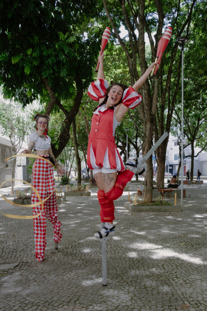 Juiz de Fora tem primeira ala de ‘pernaltas’ durante blocos do carnaval de 2025 2 pernaltas